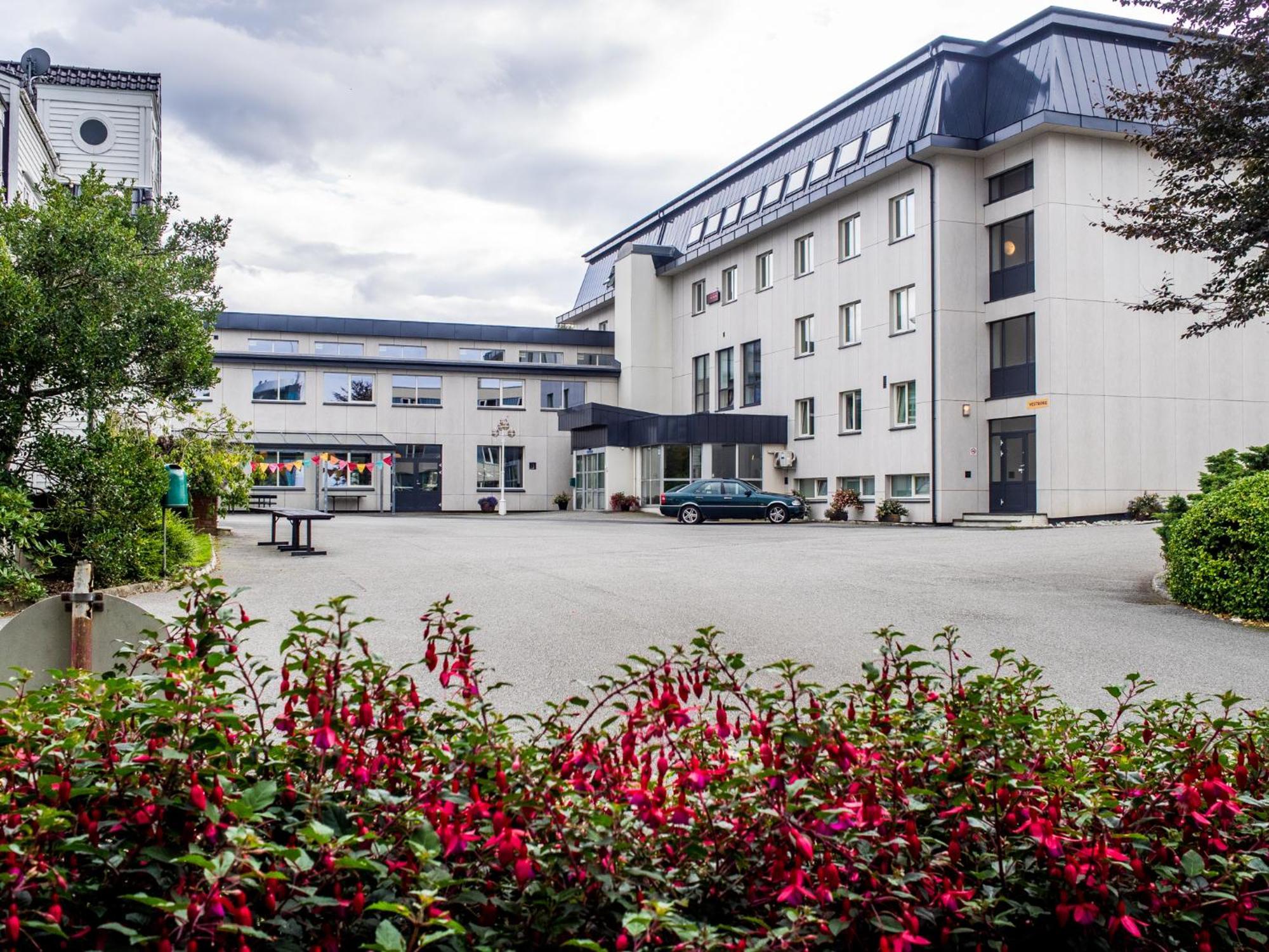 Solborg Folkehogskole Hostel Ставангер Экстерьер фото